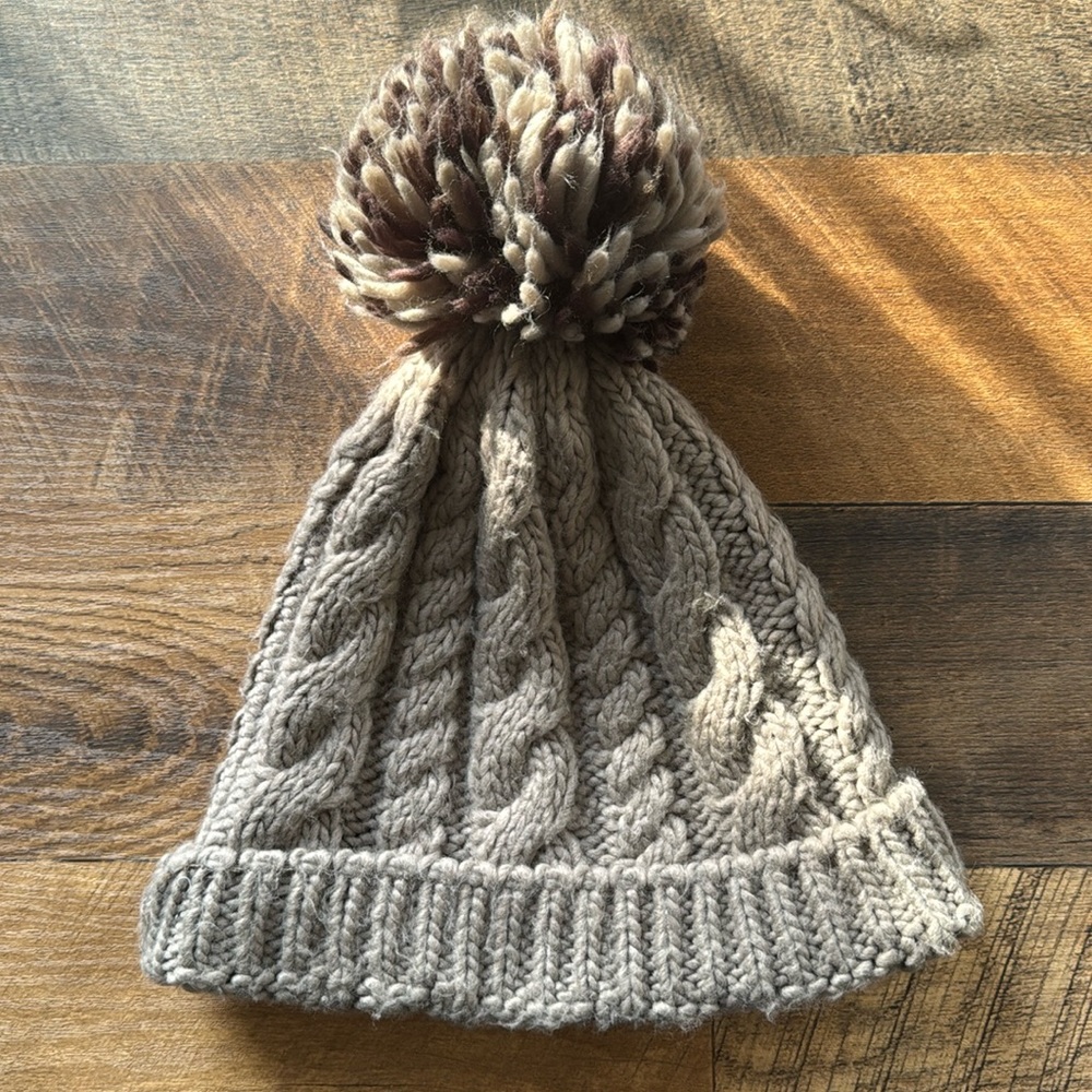 D&Y winter hat